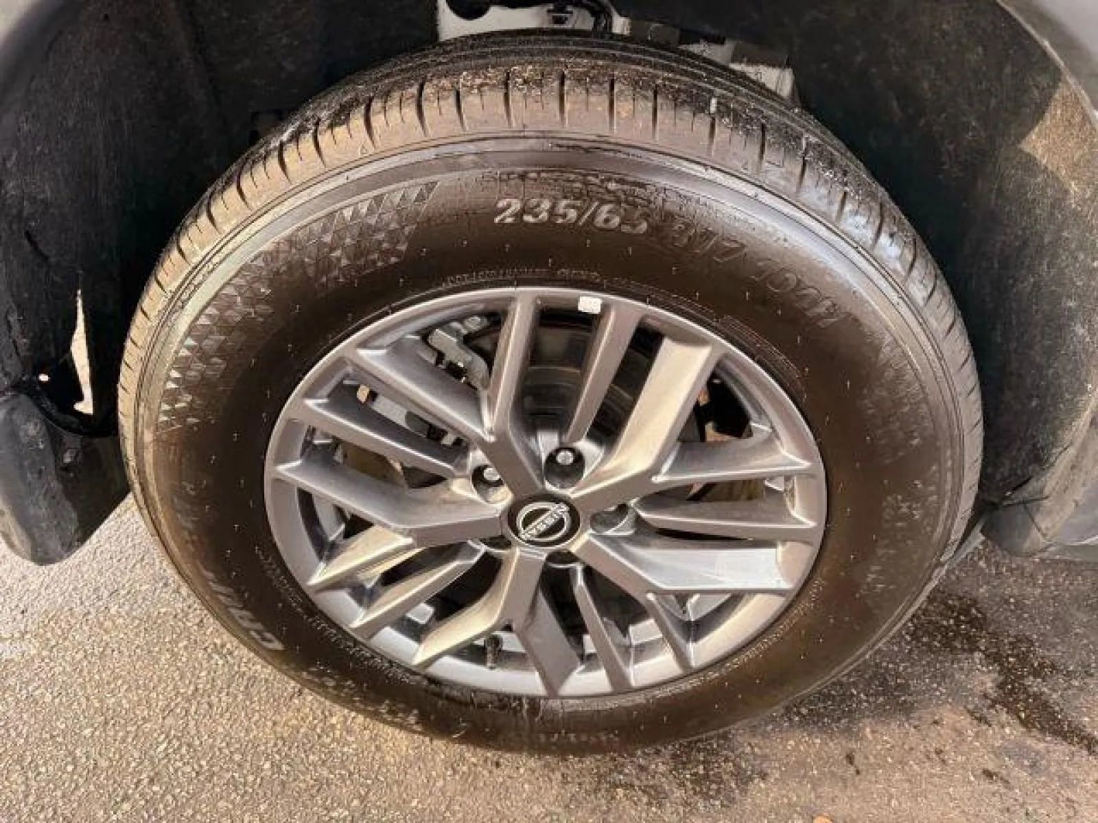 Used 2023 Nissan Rogue S AWD/4WD image 43