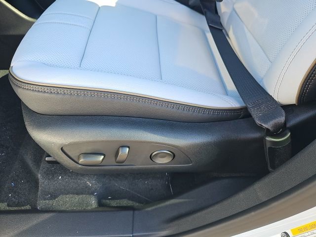 New 2026 Chevrolet Traverse High Country w/ LPO, Floor Liner Package image 24