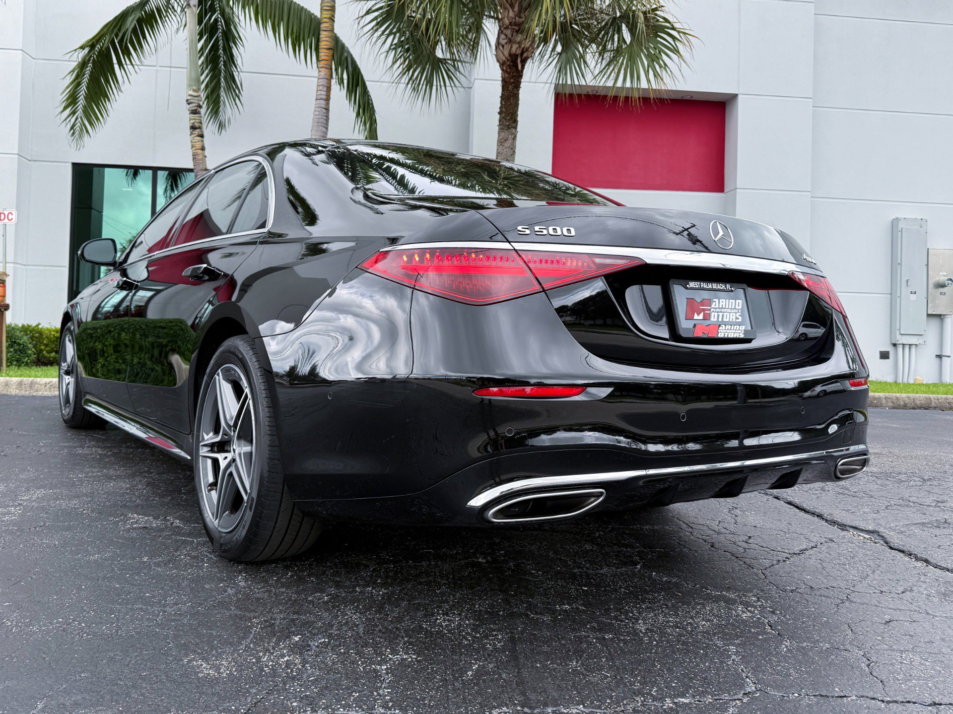 Used 2022 Mercedes-Benz S 500 4MATIC w/ AMG Line Package image 13