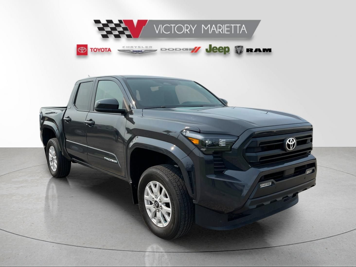 Used 2024 Toyota Tacoma SR5 AWD/4WD image 7