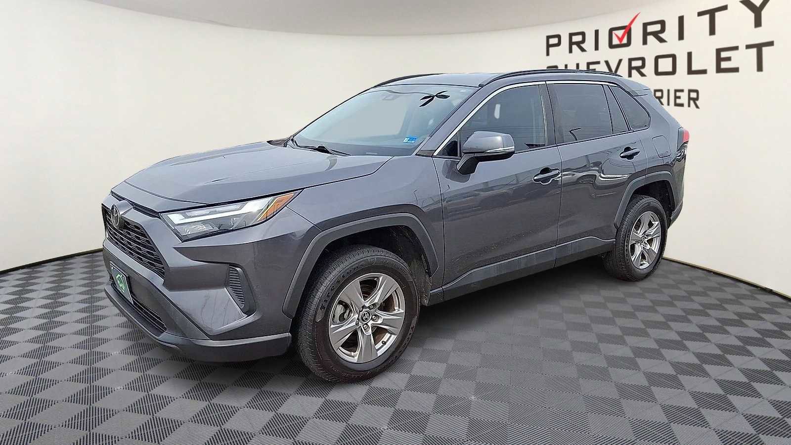 Used 2022 Toyota RAV4 XLE image 4