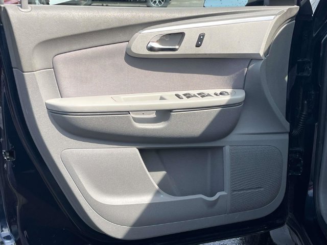 Used 2011 Chevrolet Traverse LS FWD image 14