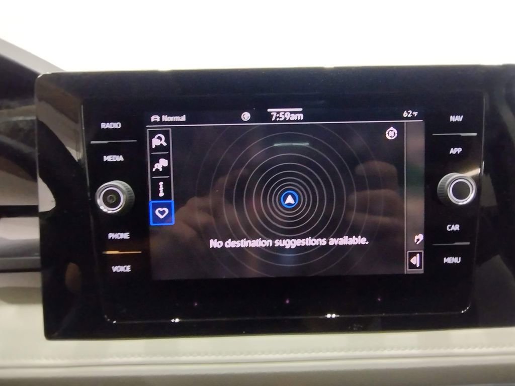 New 2025 Volkswagen Taos SEL image 28