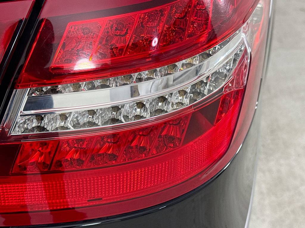 Used 2010 Mercedes-Benz E 350 Sedan image 31