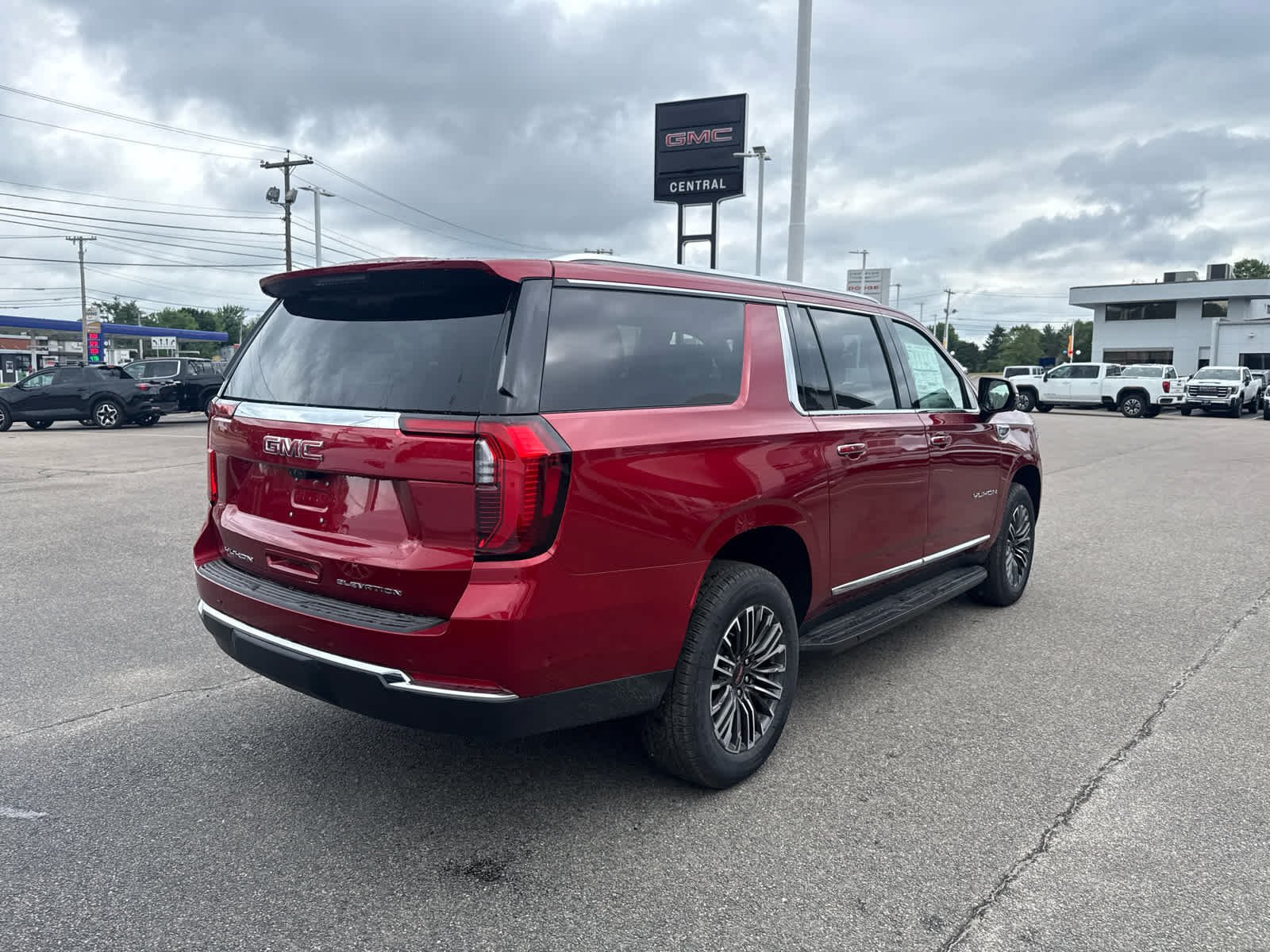 New 2026 GMC Yukon XL Elevation w/ Elevation Premium Package AWD/4WD image 5