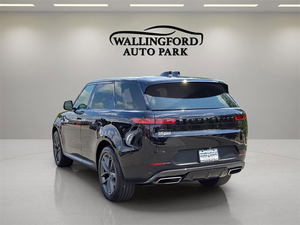 Used 2024 Land Rover Range Rover Sport SE image 6