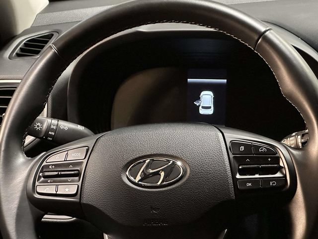 Used 2025 Hyundai Venue SEL FWD image 23