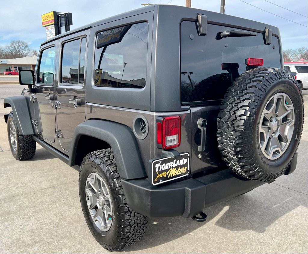 Used 2016 Jeep Wrangler Unlimited Rubicon w/ Connectivity Group image 5