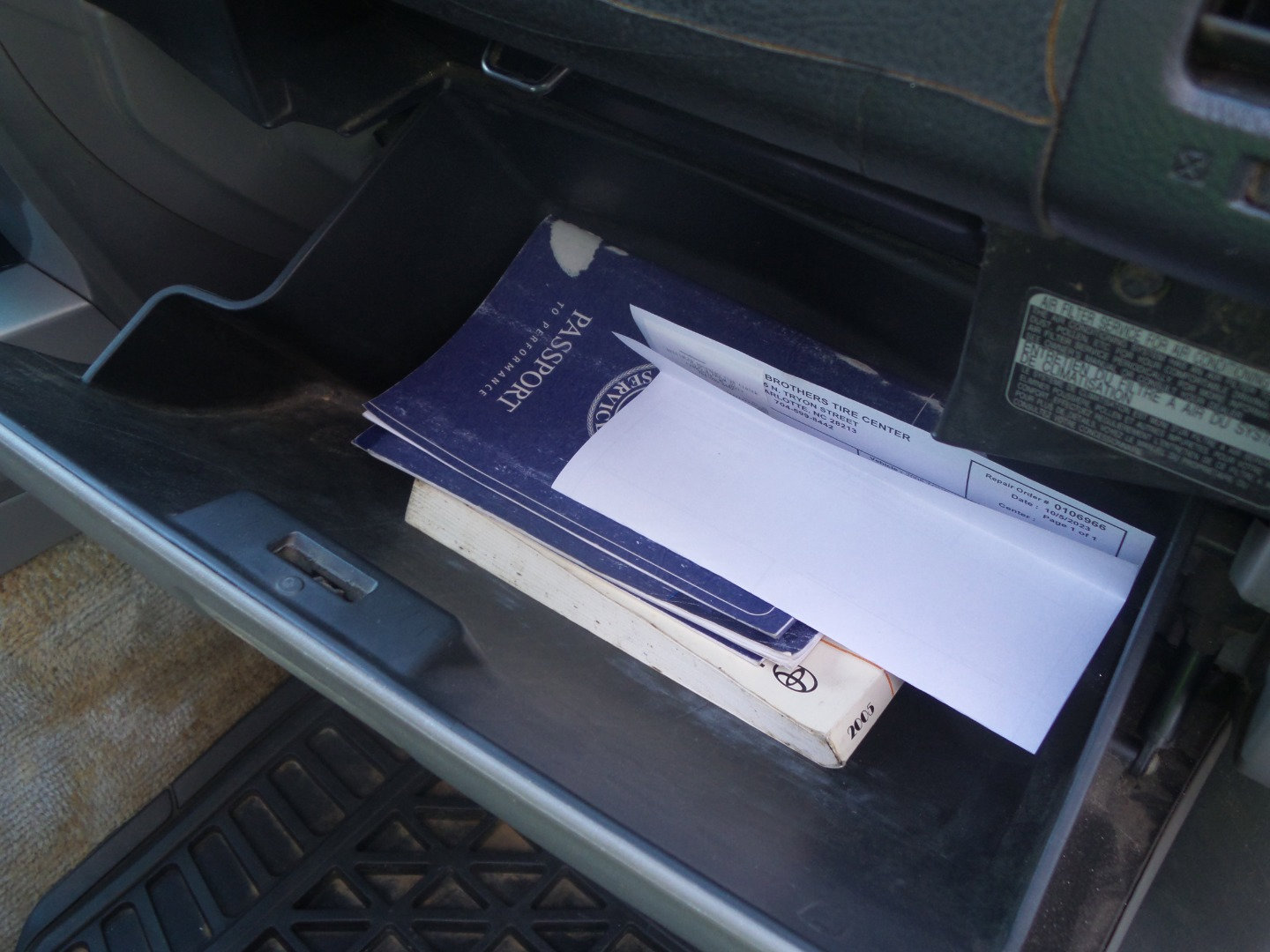 Used 2005 Toyota 4Runner SR5 AWD/4WD image 76