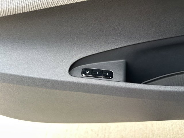 Used 2022 Polestar Polestar 2 w/ Performance Package image 27