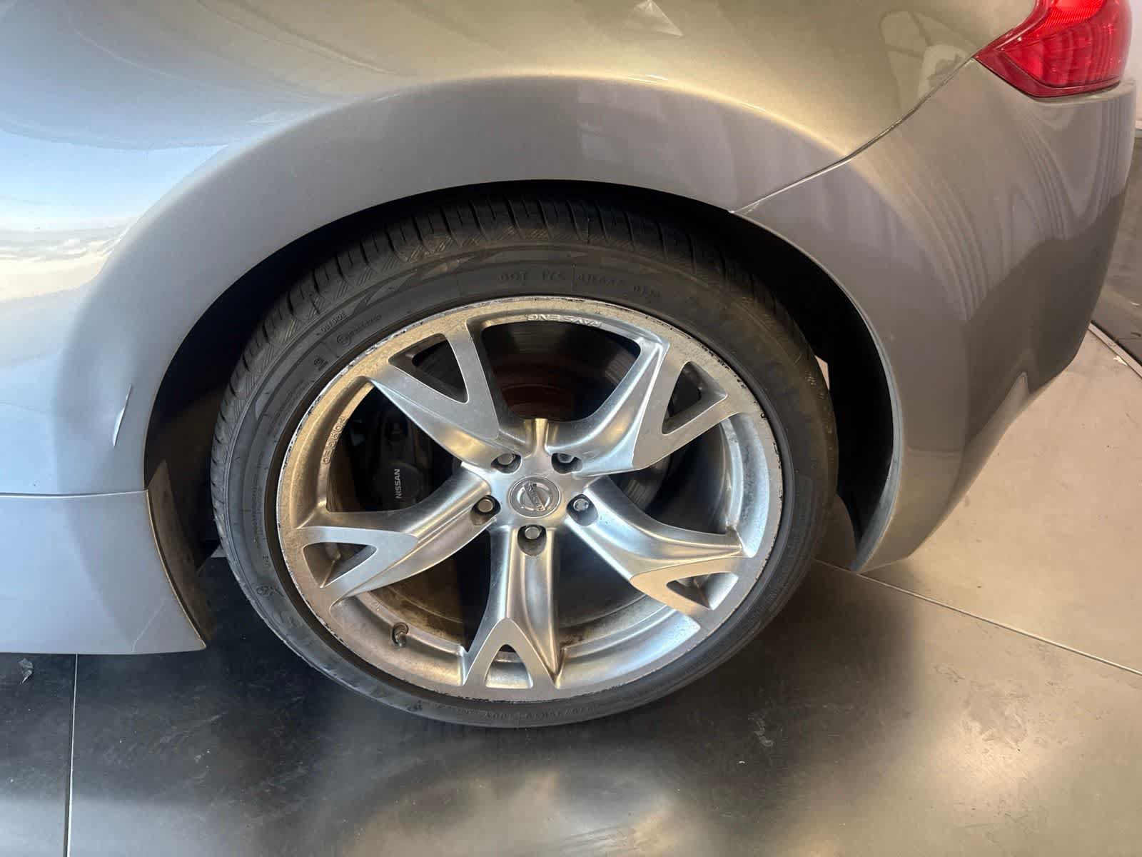Used 2009 Nissan 370Z Coupe w/ Sport Pkg RWD image 10