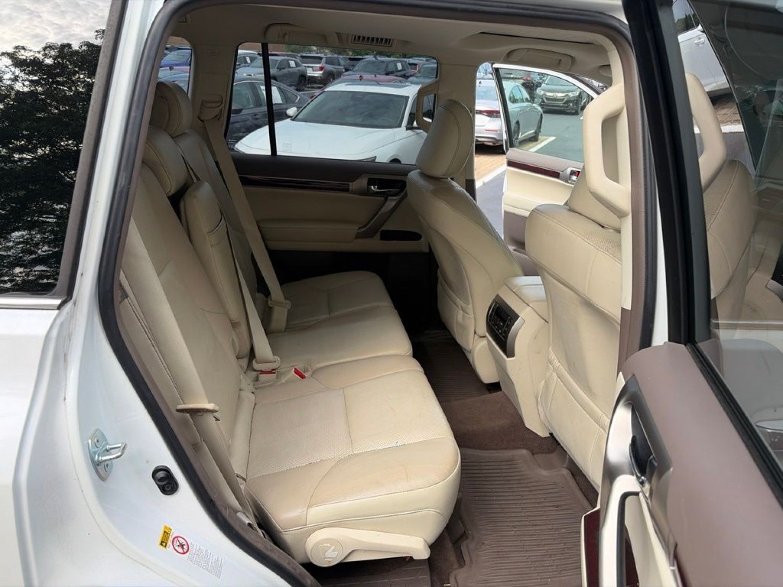 Used 2015 Lexus GX 460 w/ Premium Package AWD/4WD image 22