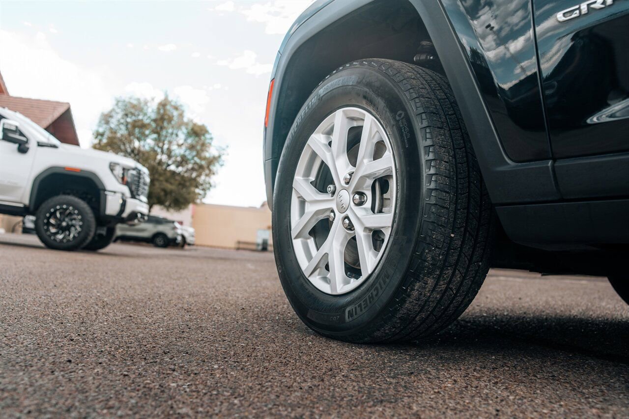 Used 2023 Jeep Grand Cherokee L Limited w/ Trailer Tow Group (B) image 14