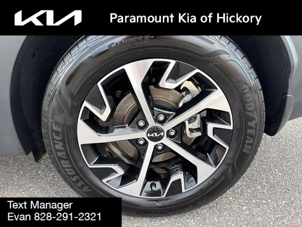 Used 2023 Kia Sportage EX image 9