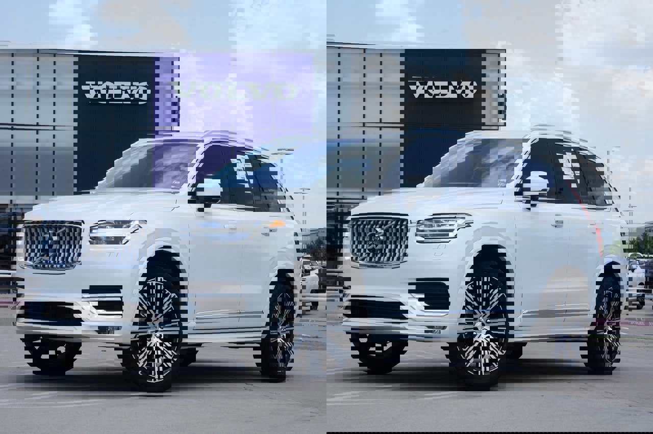 New 2025 Volvo XC90 B6 Plus w/ Protection Package Premier