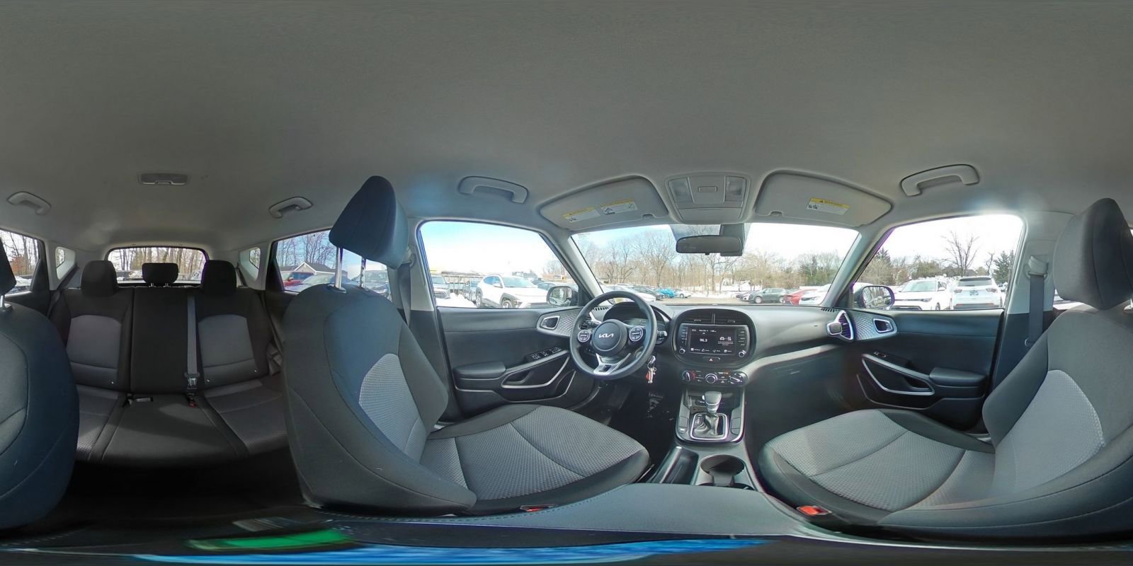 Used 2025 Kia Soul LX w/ LX Technology Package FWD image 40