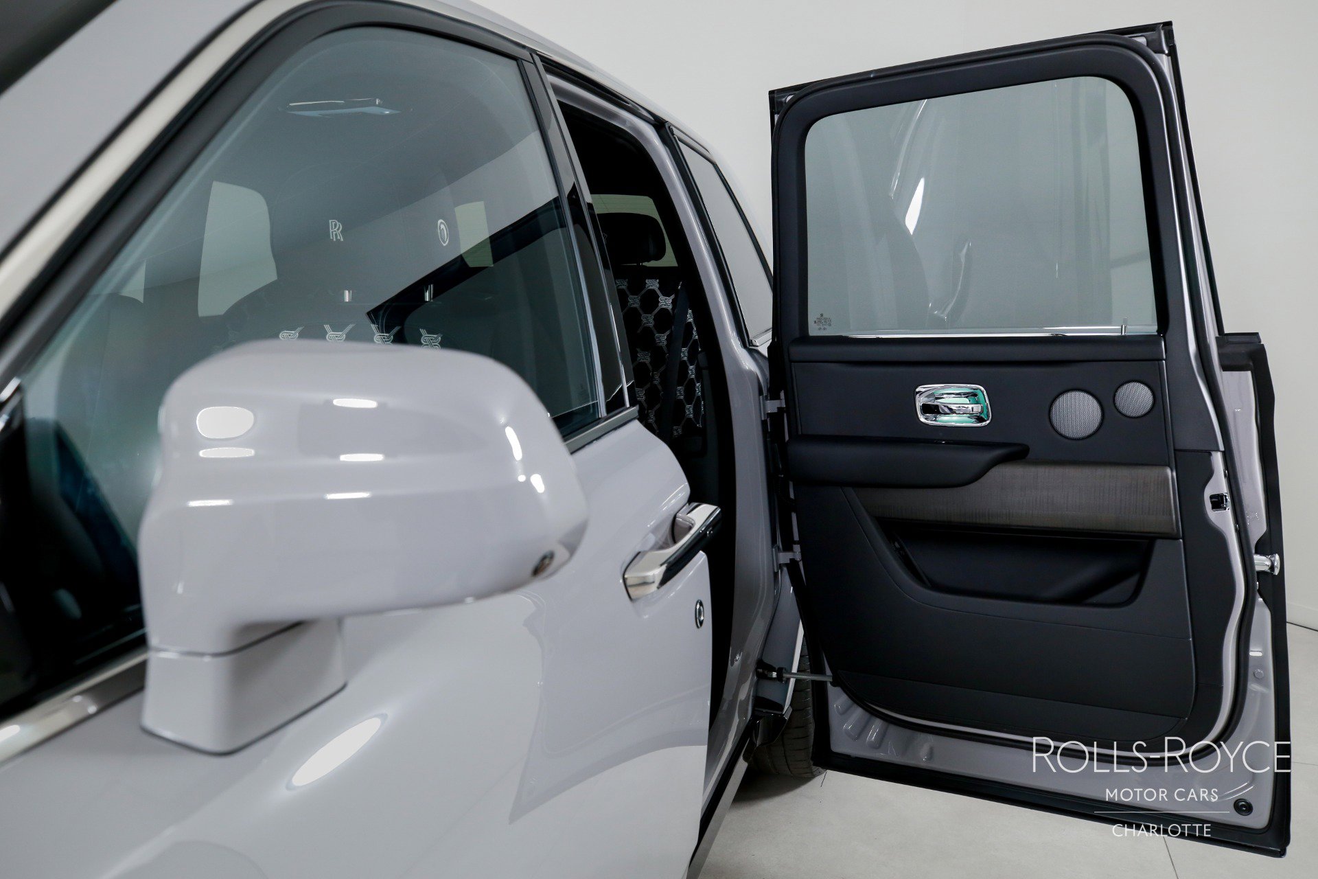 New 2026 Rolls-Royce Cullinan image 17