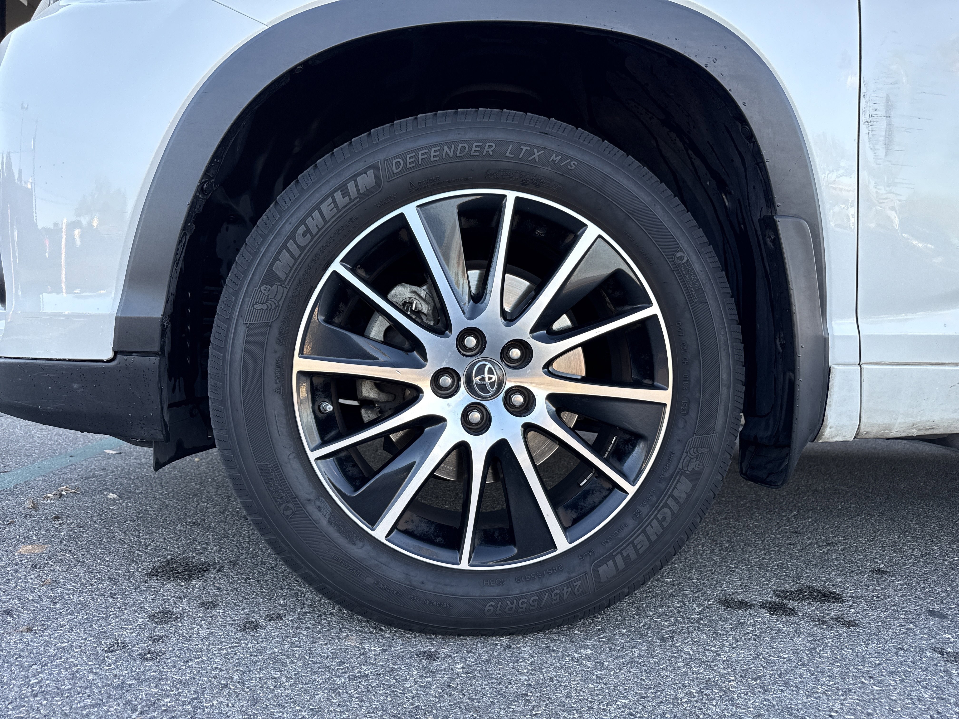 Used 2017 Toyota Highlander SE image 5