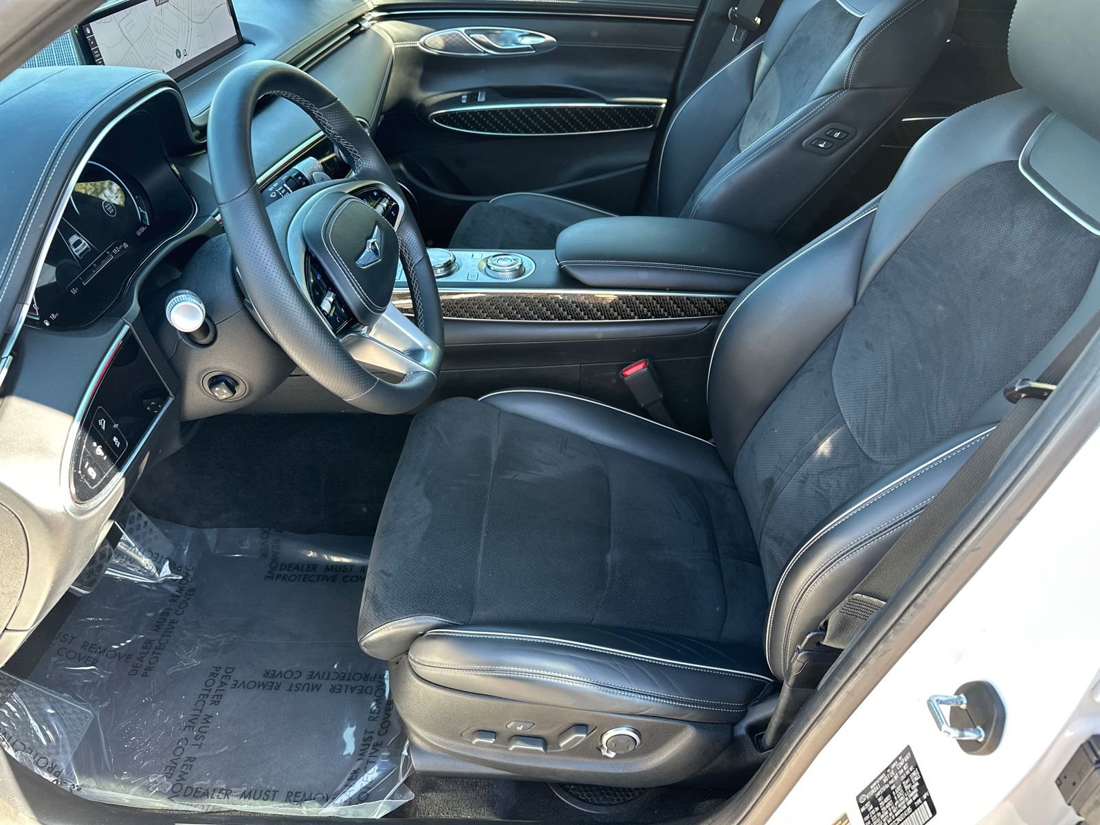 Used 2022 Genesis GV70 3.5T Sport w/ Sport Prestige Package AWD/4WD image 7