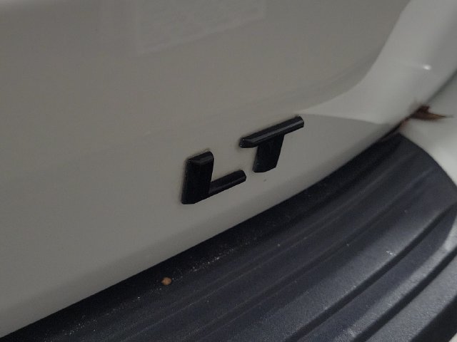 Used 2022 Chevrolet Suburban LT RWD image 6