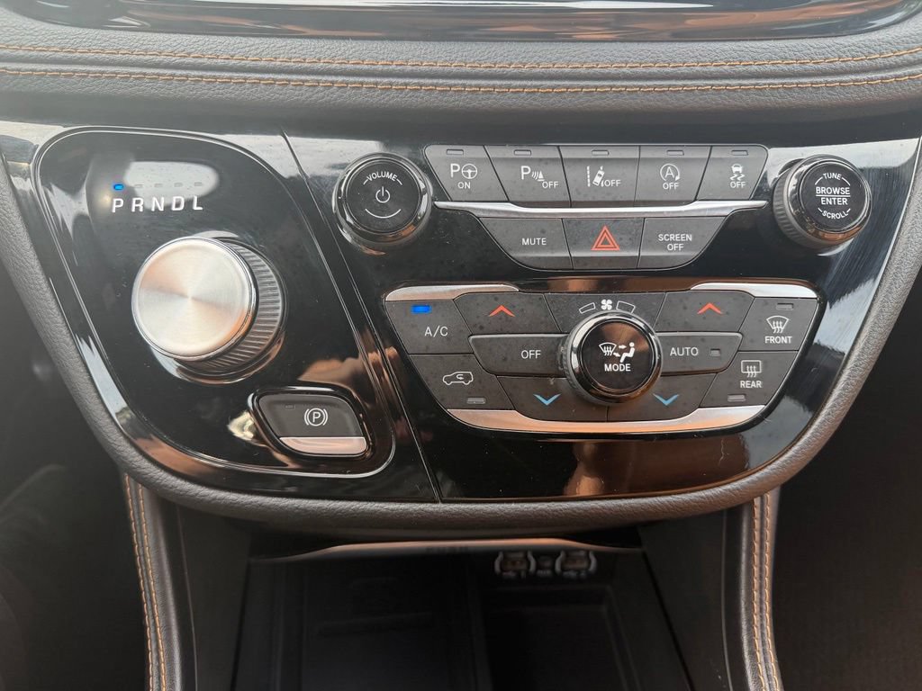 Used 2021 Chrysler Pacifica Pinnacle AWD/4WD image 23