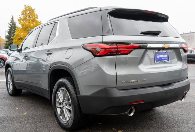 Used 2023 Chevrolet Traverse LT image 8