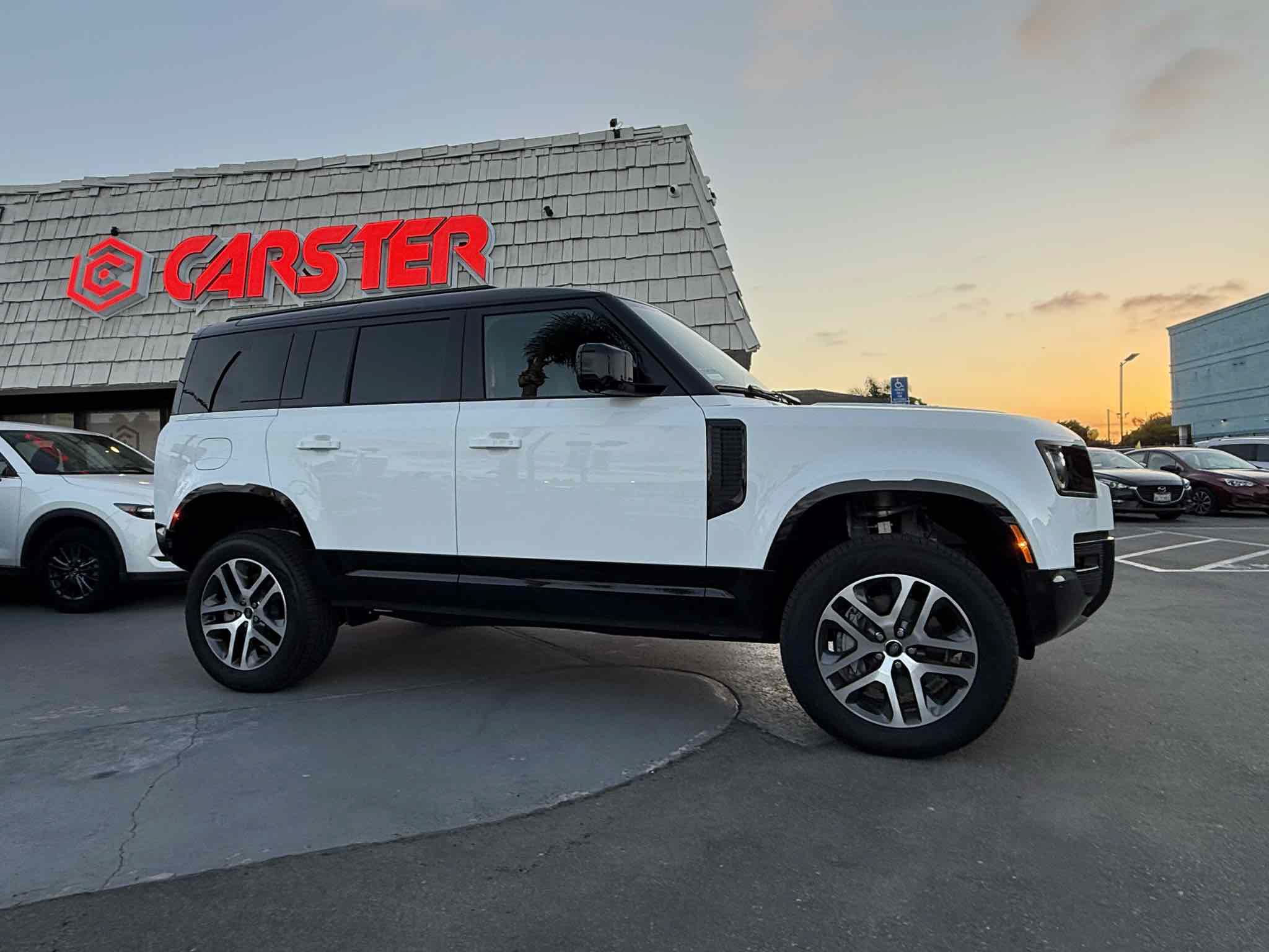 Used 2025 Land Rover Defender 110 X-Dynamic SE AWD/4WD image 3