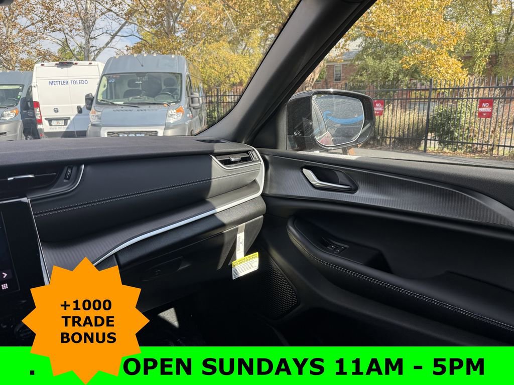 New 2025 Jeep Grand Cherokee L Altitude image 23