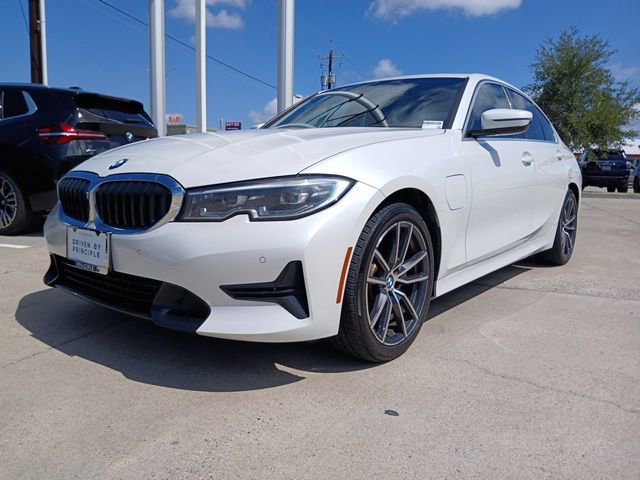 Used 2021 BMW 330e w/ Convenience Package image 3