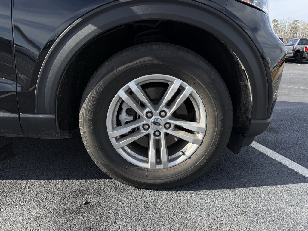 Certified 2023 Ford Explorer XLT w/ Equipment Group 202A image 33