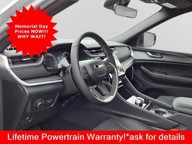 New 2025 Jeep Grand Cherokee L Altitude AWD/4WD image 10