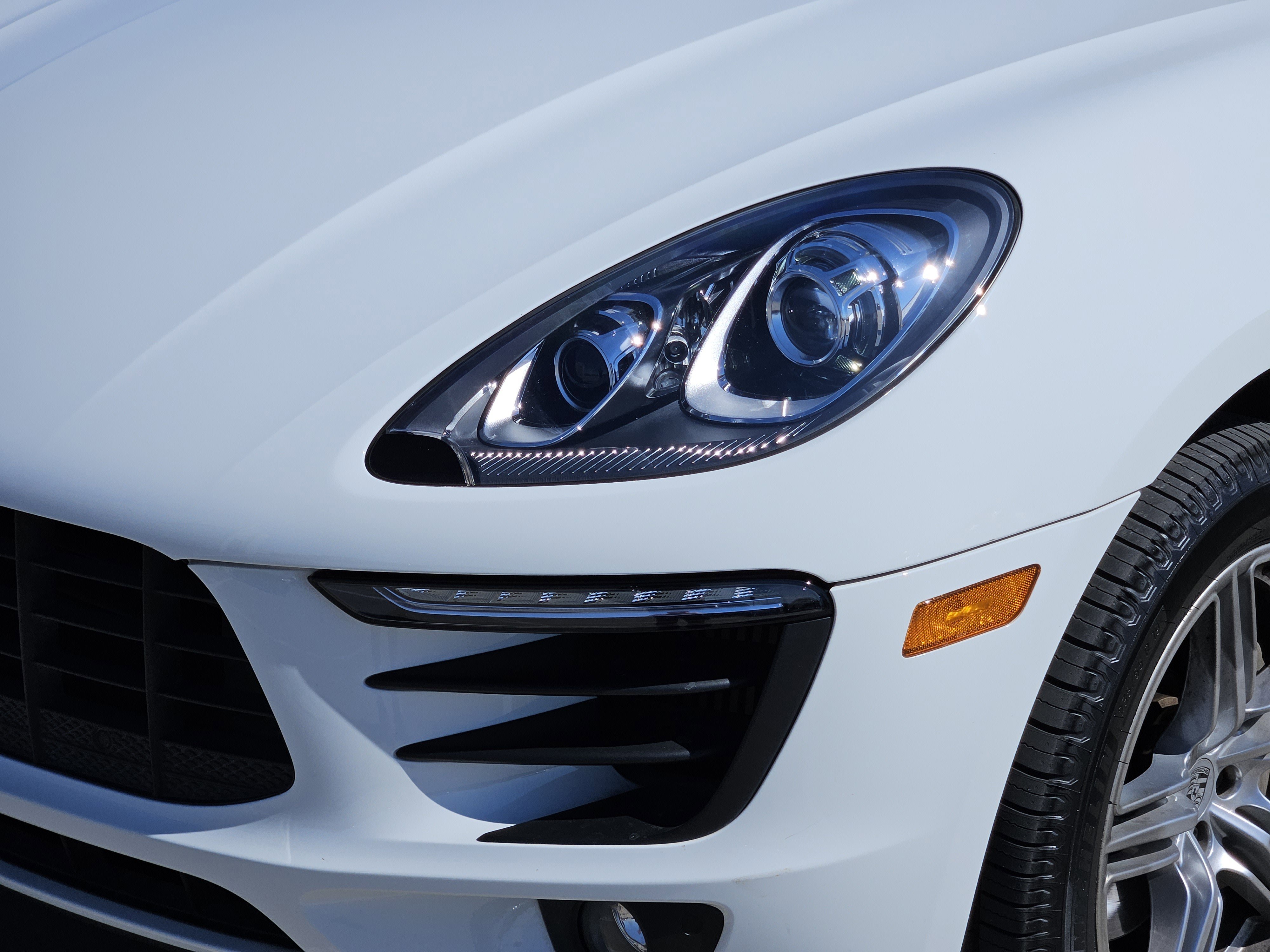 Used 2017 Porsche Macan S image 12