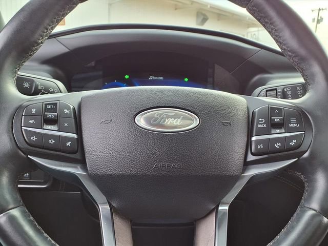Used 2020 Ford Explorer Platinum w/ Premium Technology Package image 26