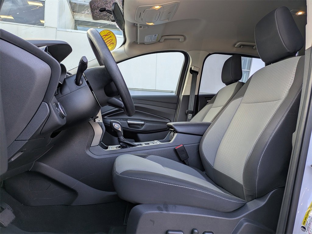 Used 2018 Ford Escape SE image 2
