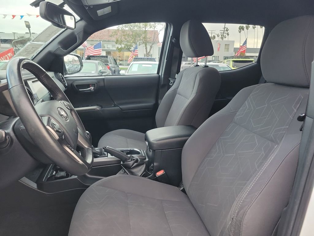 Used 2016 Toyota Tacoma TRD Sport w/ Towing Package image 14