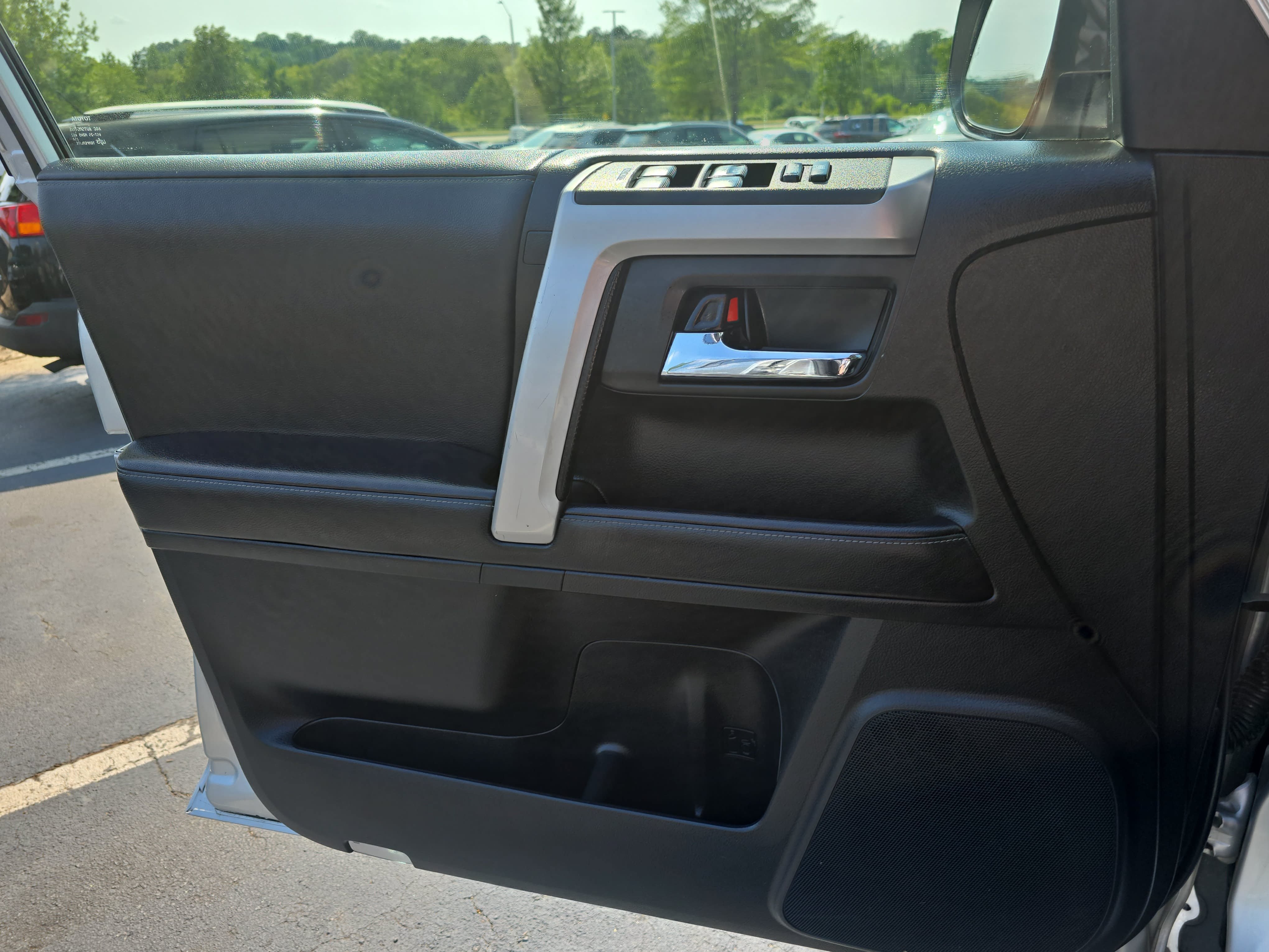 Used 2022 Toyota 4Runner SR5 Premium w/ Moonroof Package AWD/4WD image 27