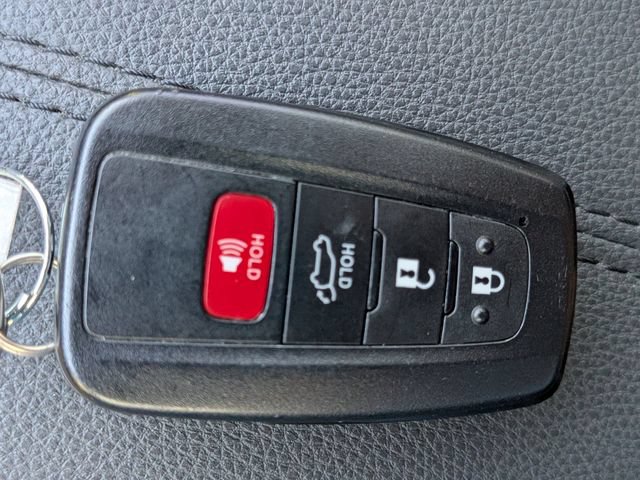 Used 2025 Toyota RAV4 XLE Premium AWD/4WD image 30