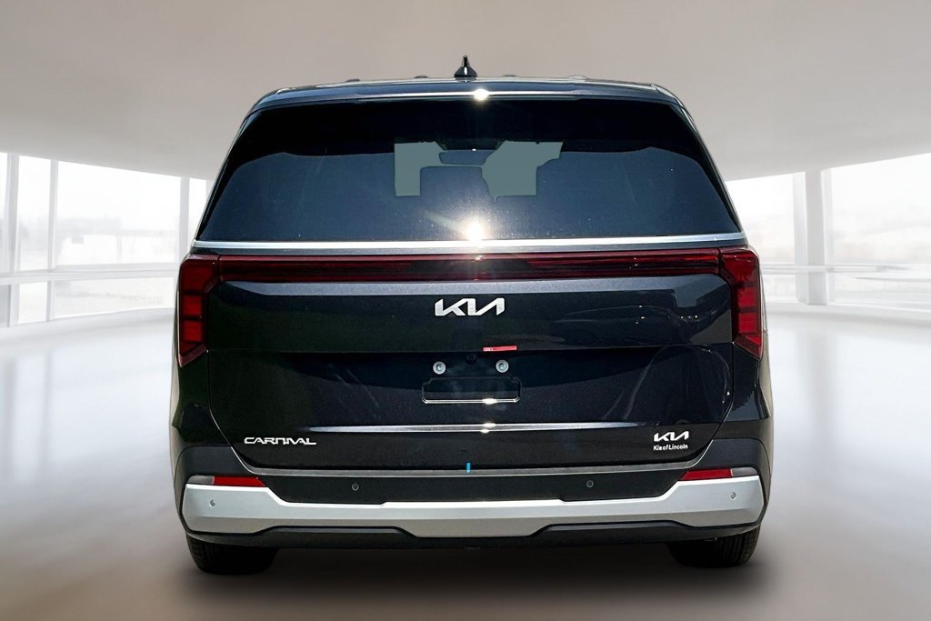 New 2027 Kia Carnival FWD image 4