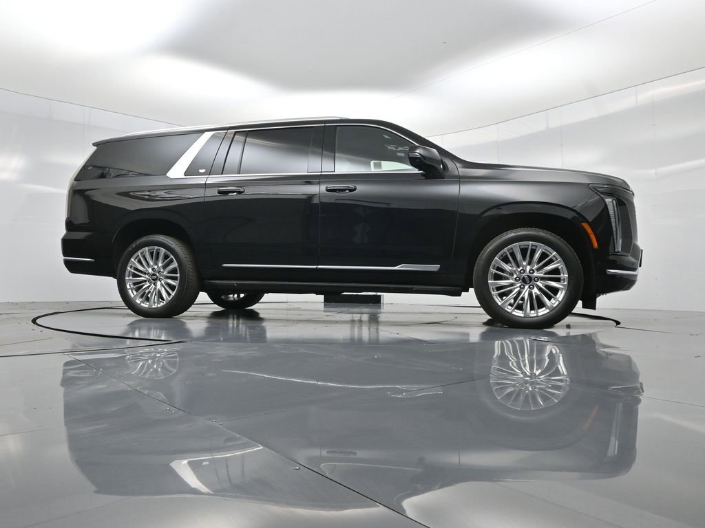 Used 2025 Cadillac Escalade ESV Premium Luxury image 39