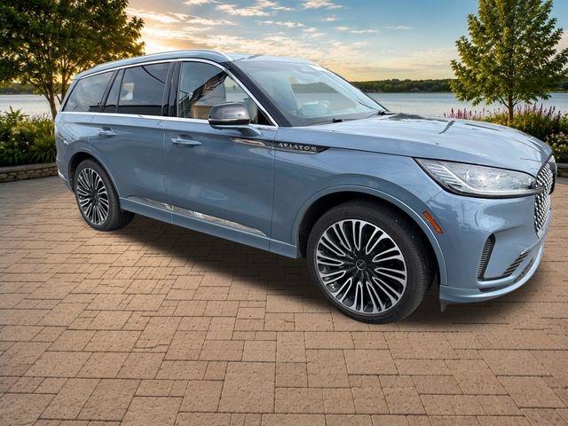Certified 2025 Lincoln Aviator Black Label AWD/4WD image 11