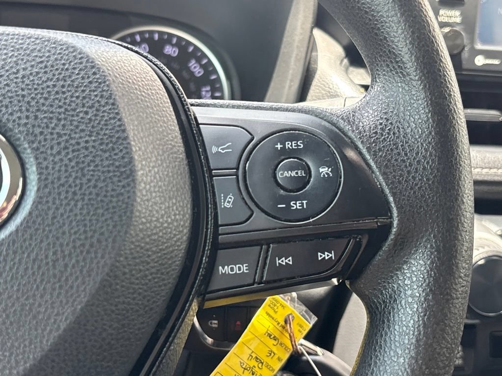Used 2021 Toyota RAV4 LE FWD image 18