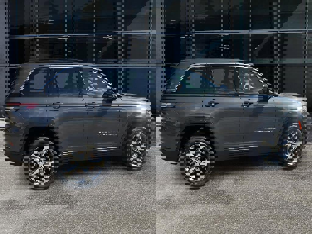 New 2026 Jeep Grand Cherokee Limited w/ Luxury Tech Group II image 8