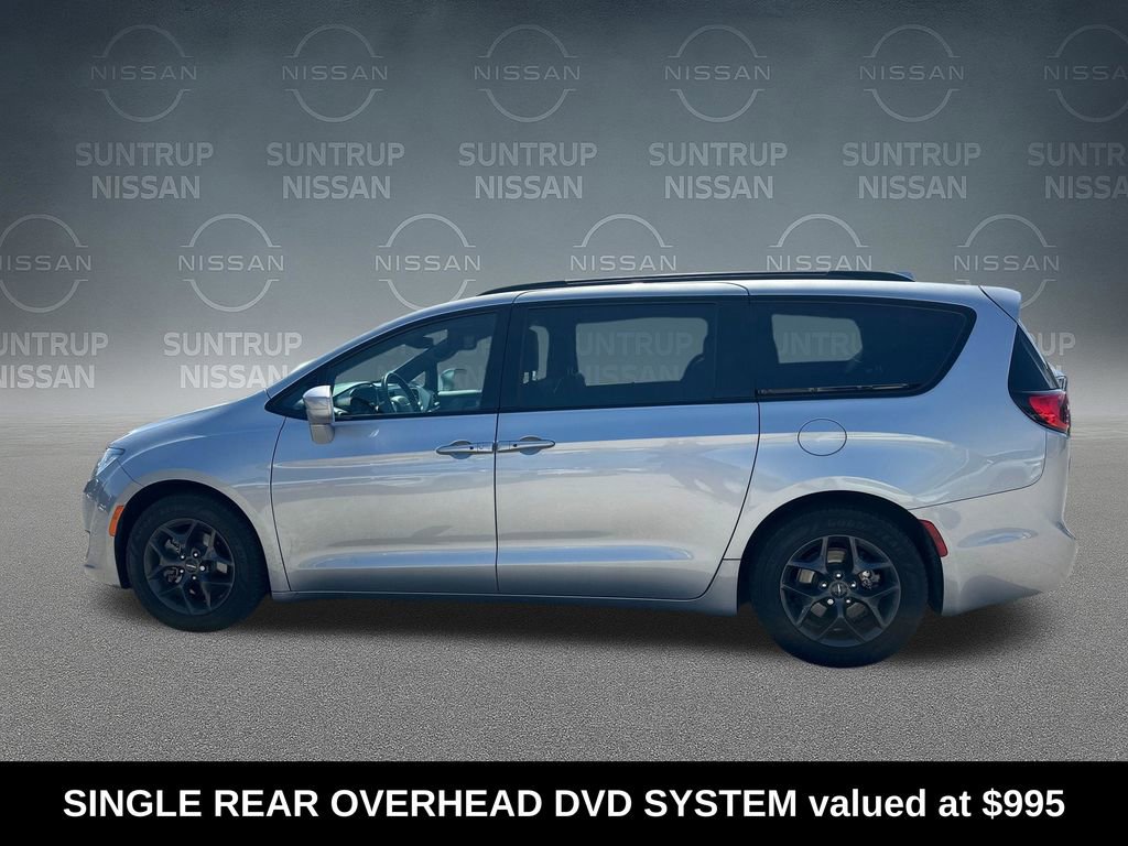 Used 2018 Chrysler Pacifica Touring-L w/ Premium Audio Group image 2