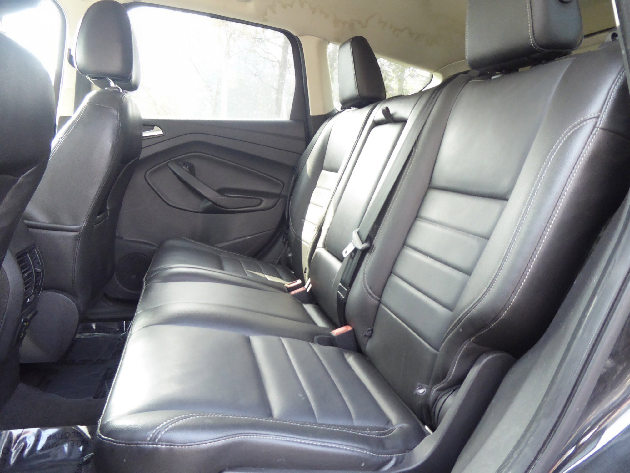Used 2015 Ford Escape Titanium FWD image 16