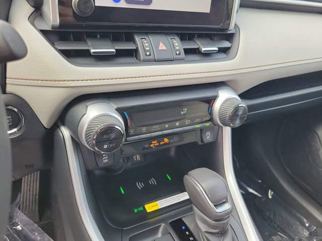 Used 2025 Toyota RAV4 XLE Premium image 22