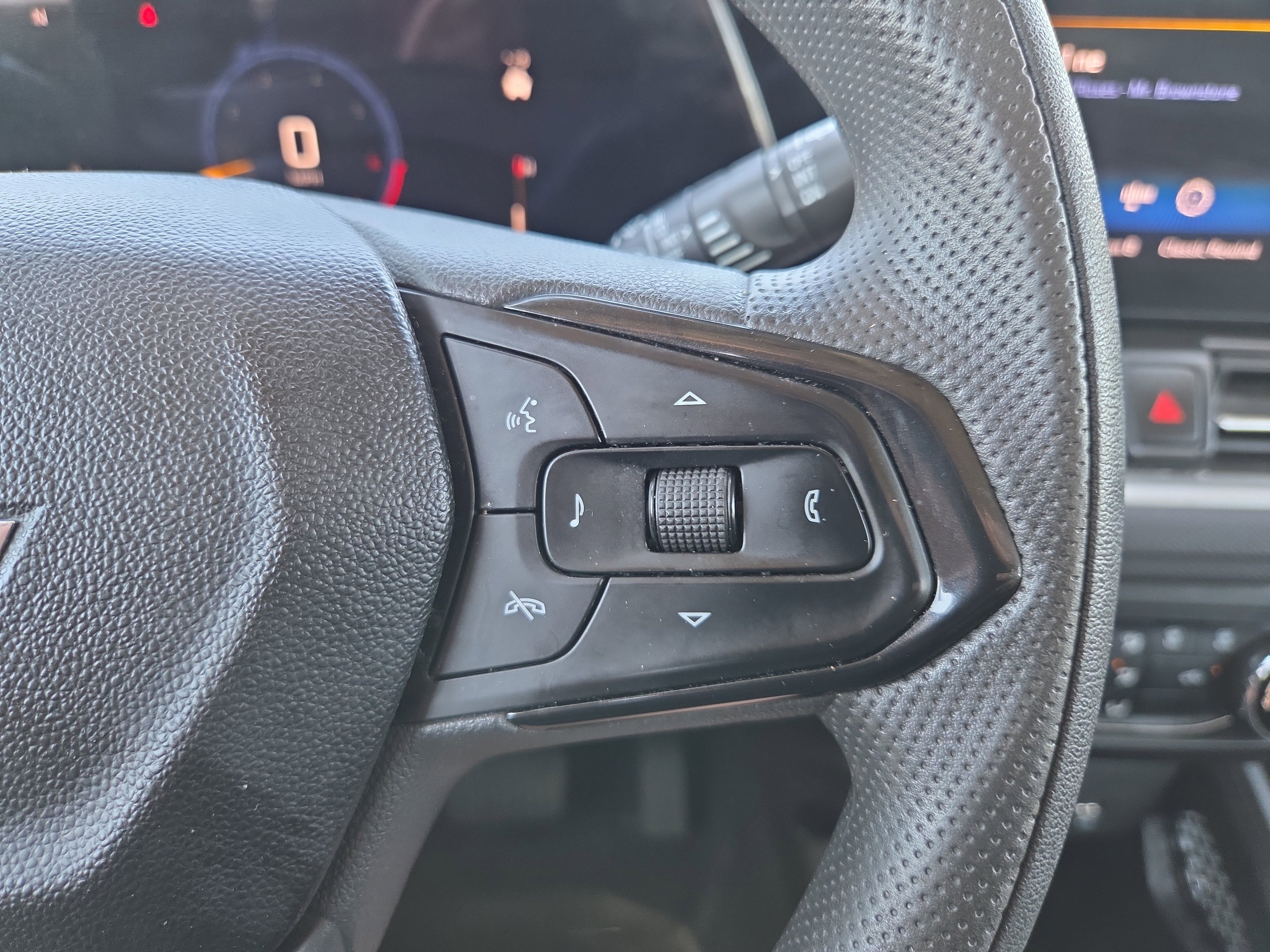 Used 2025 Chevrolet TrailBlazer LS w/ LS Confidence Package image 13