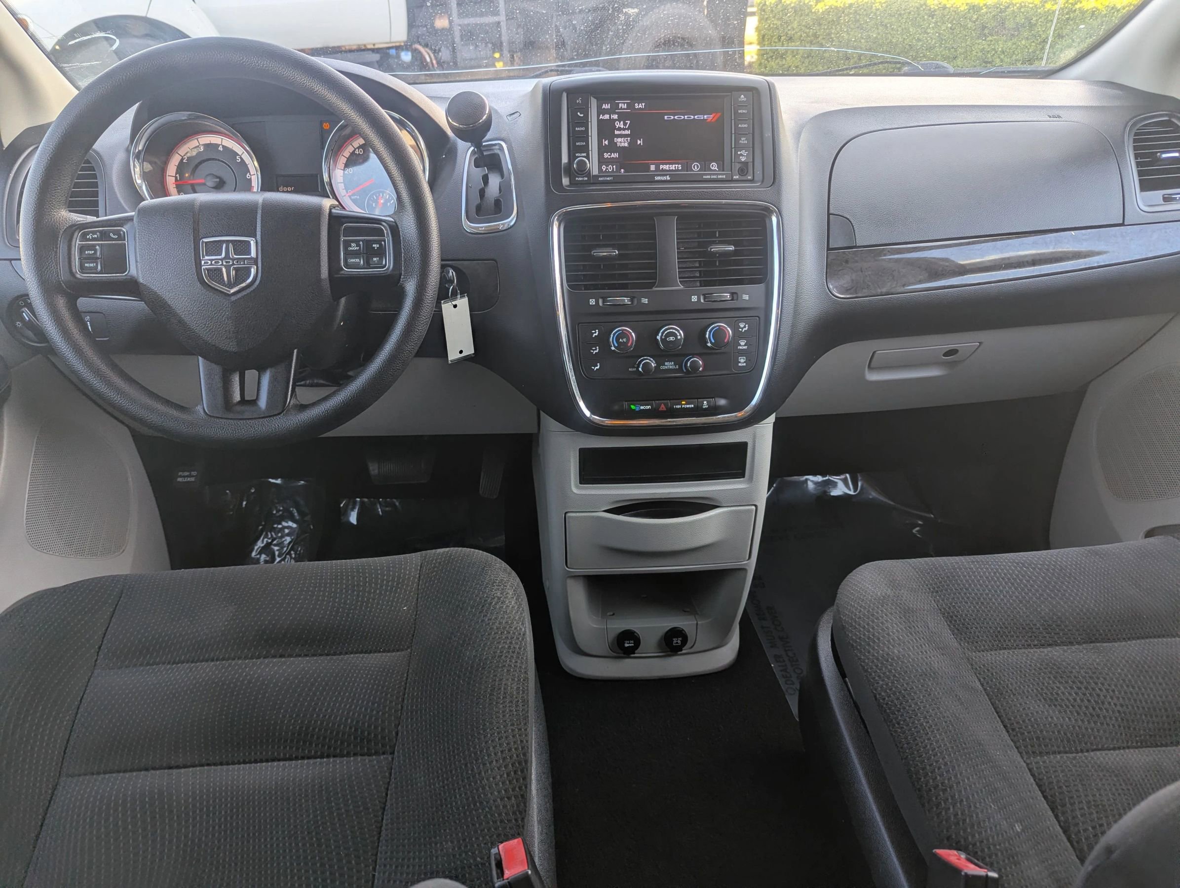 Used 2019 Dodge Grand Caravan SE w/ UConnect Hands-Free Group FWD image 8