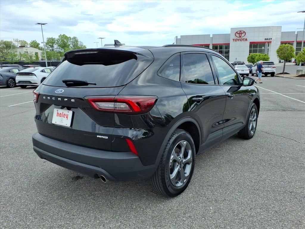 Used 2025 Ford Escape ST-Line AWD/4WD image 4