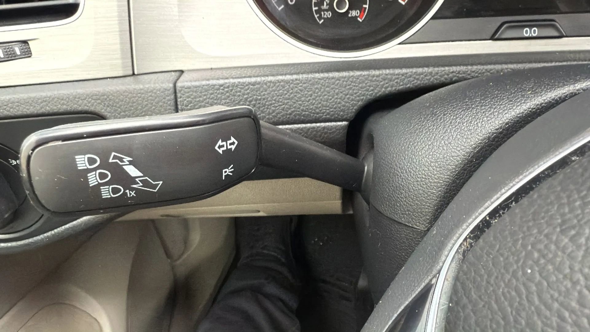 Used 2016 Volkswagen Golf Limited Edition image 14