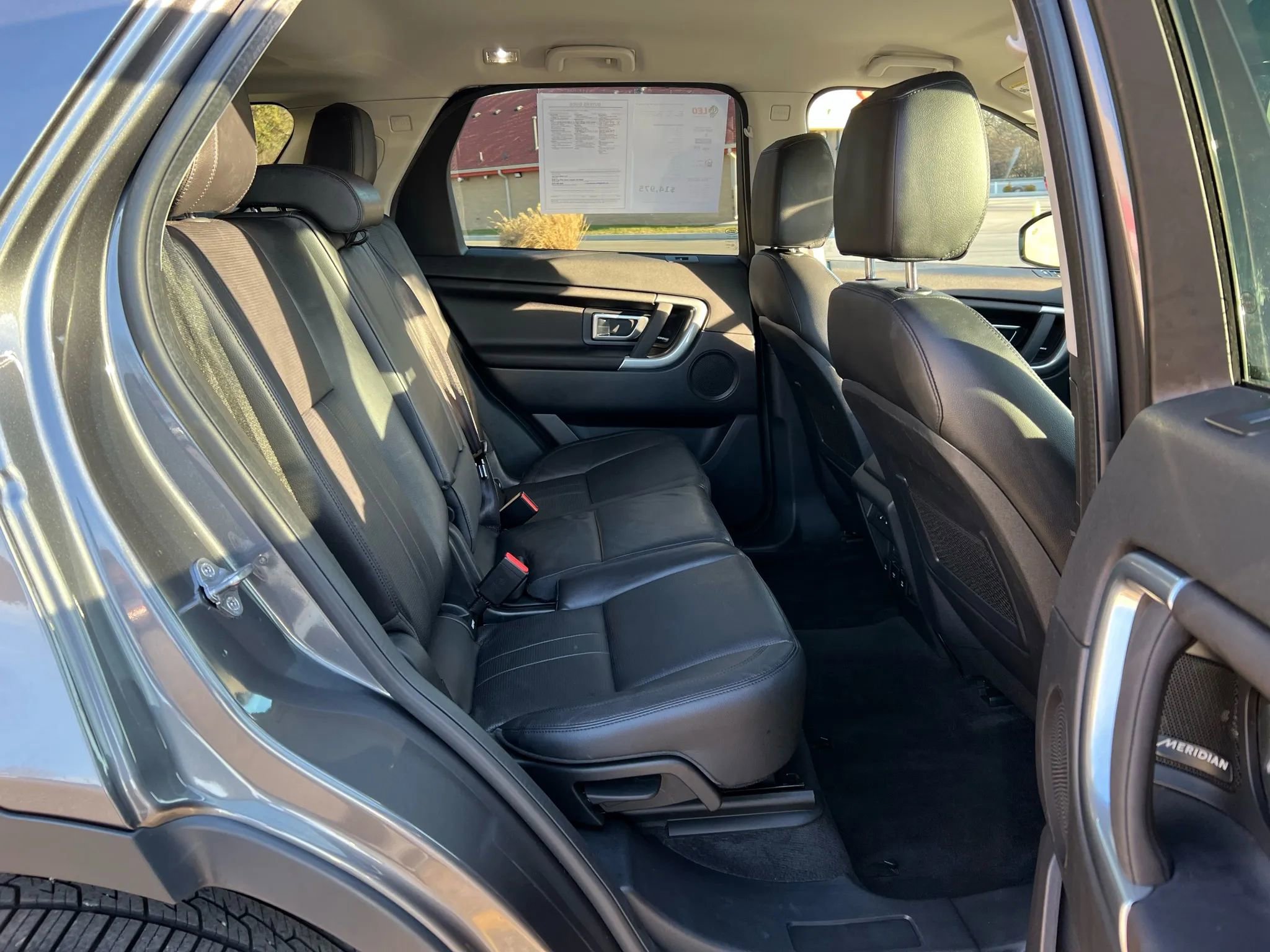 Used 2019 Land Rover Discovery Sport SE image 24